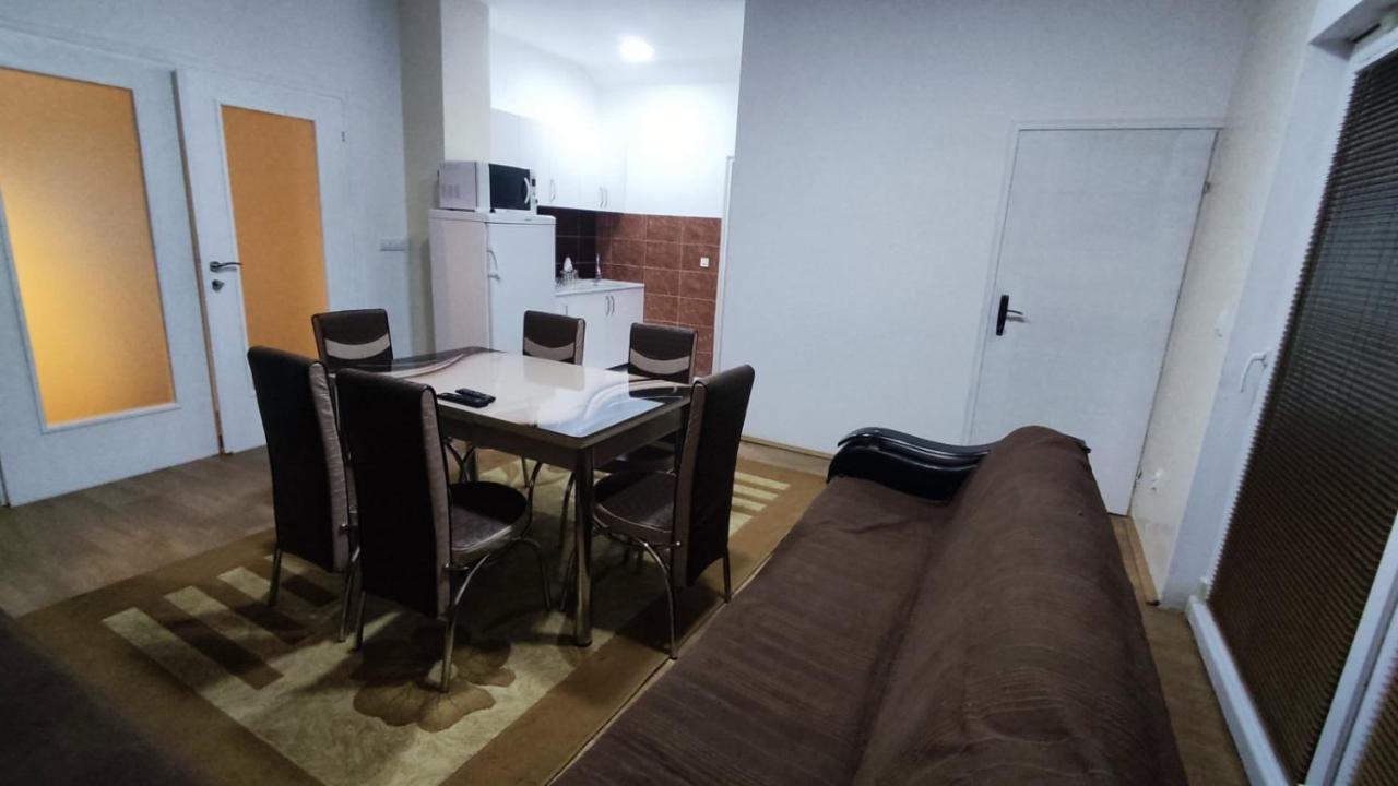 Apartmani Mladenovic Kijevo المظهر الخارجي الصورة