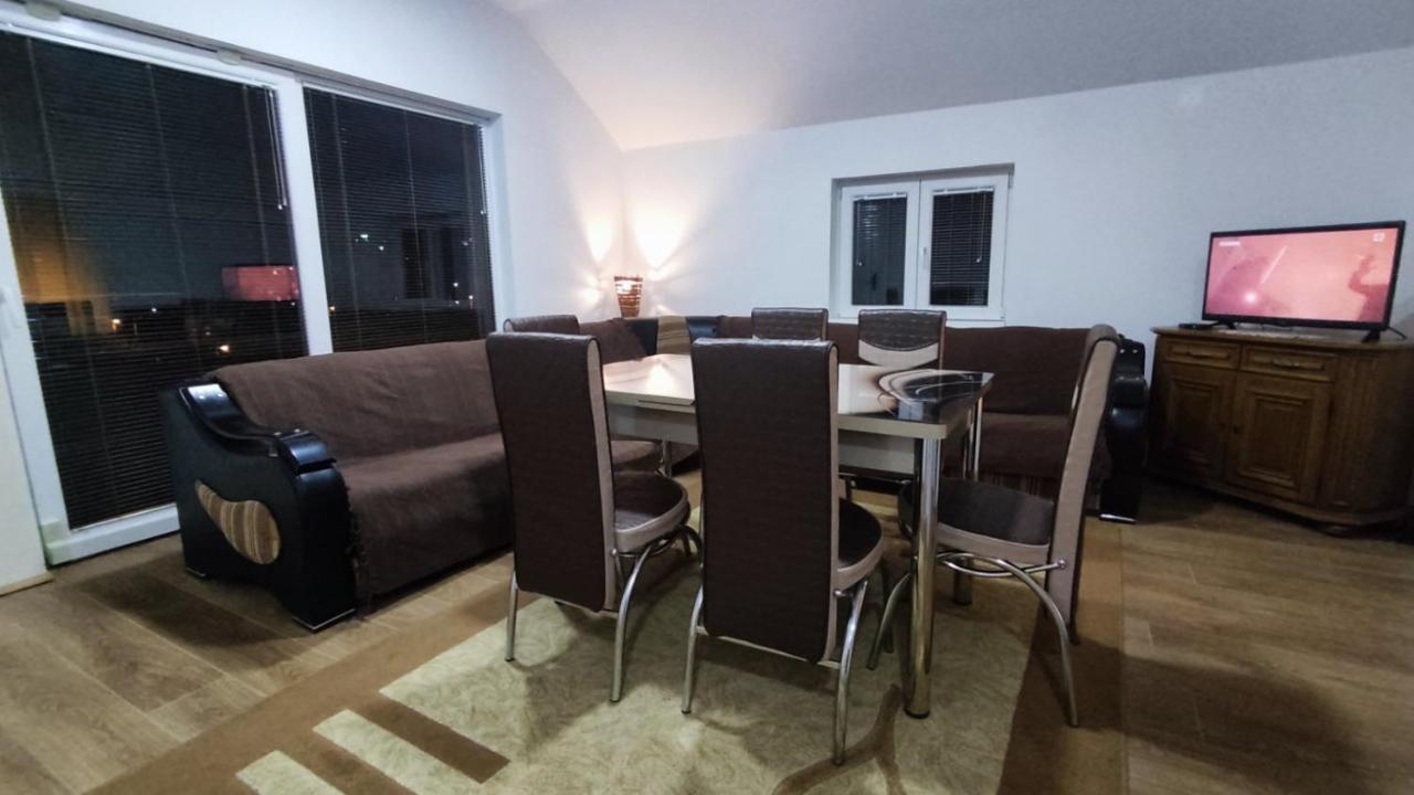 Apartmani Mladenovic Kijevo المظهر الخارجي الصورة